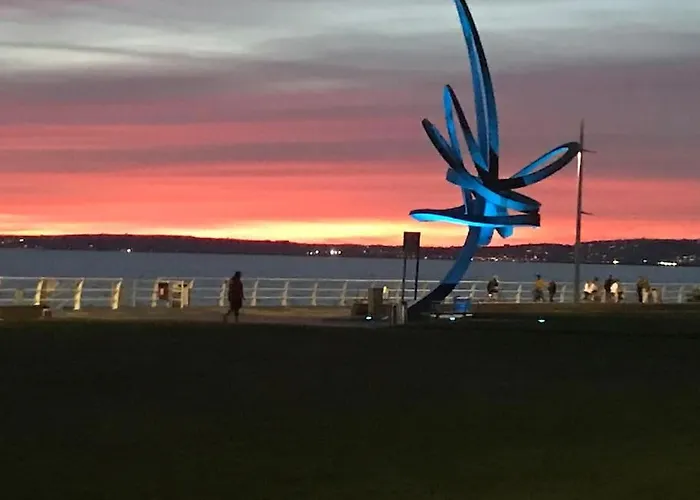 Beachfront Pet Friendly Townhouse, Stunning Views