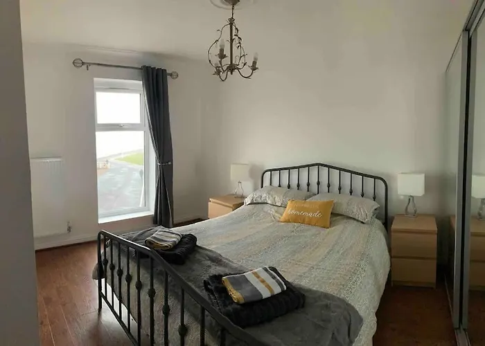 Beachfront Pet Friendly Townhouse, Stunning Views