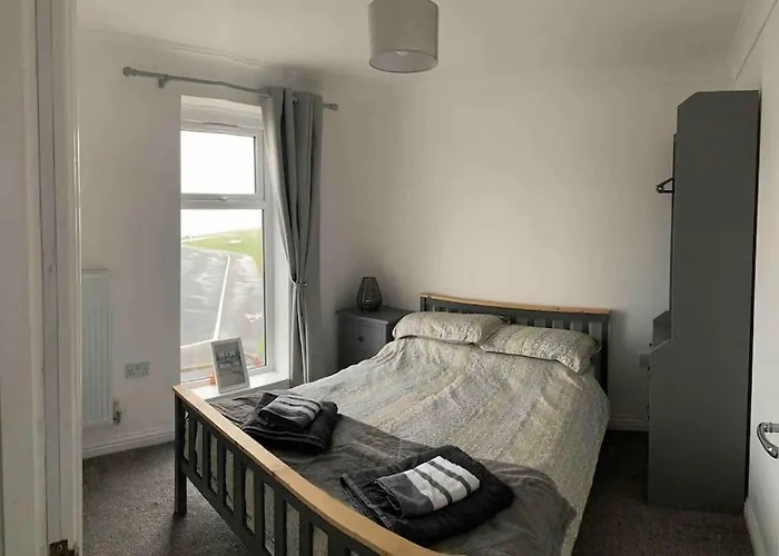 Beachfront Pet Friendly Townhouse, Stunning Views