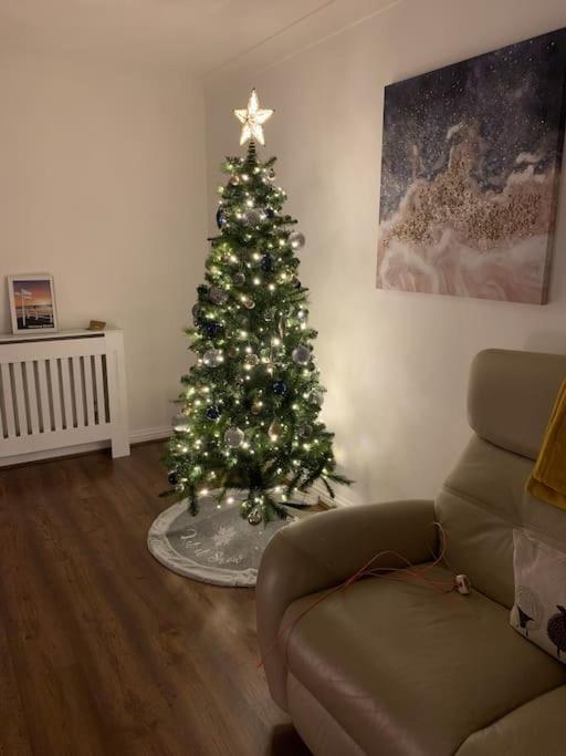 Beachfront Pet Friendly Townhouse, Stunning Views * Port Talbot