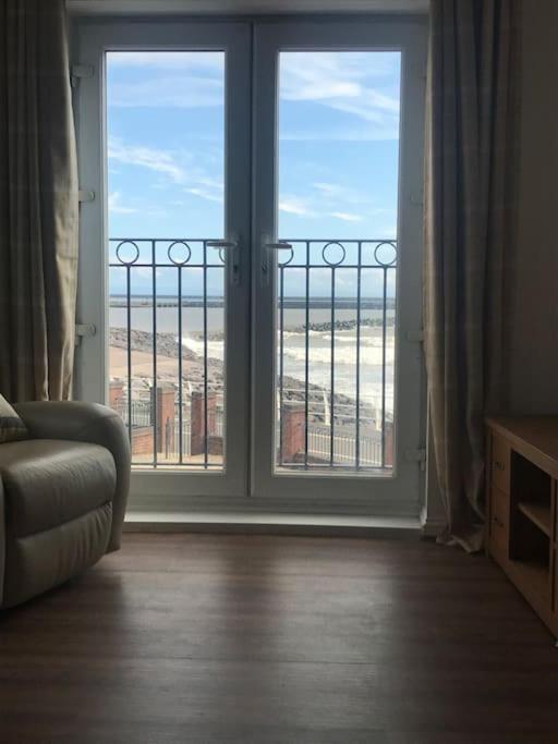 Beachfront Pet Friendly Townhouse, Stunning Views Holiday home
