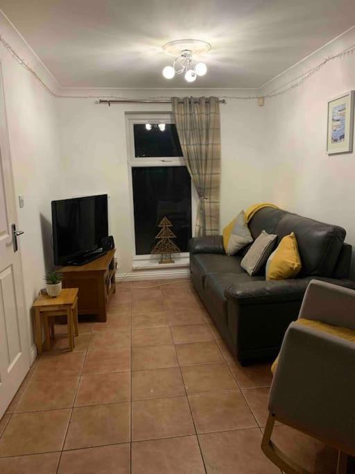 Beachfront Pet Friendly Townhouse, Stunning Views Holiday home *